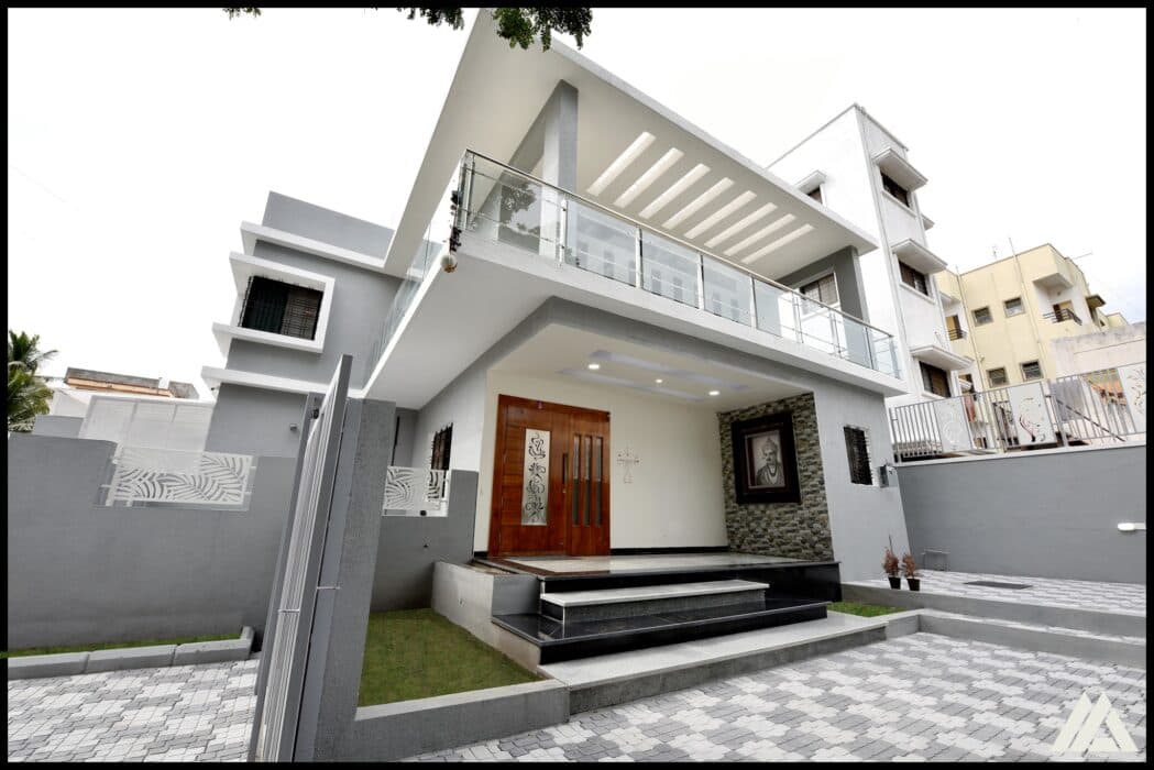 Two Stored Buildings with Major Offsets