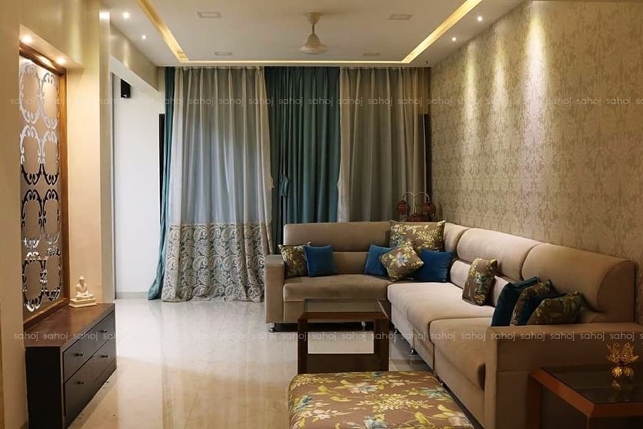 Royal and Meticulously Organized Living Room