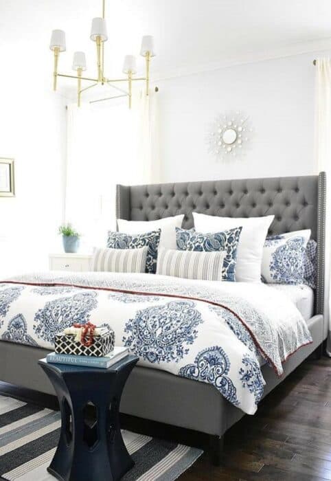 Grey Upholstered Bed having Tufted Backrest Grey Upholstered Bed having Tufted Backrest