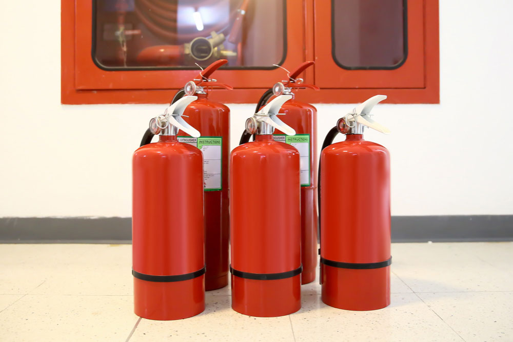 How to Use the Extinguisher