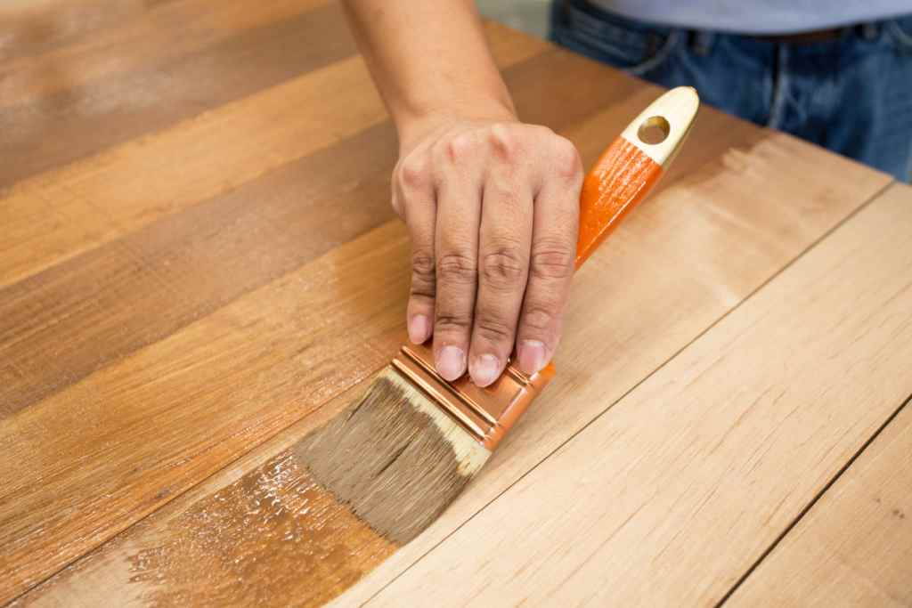 Varnish finish