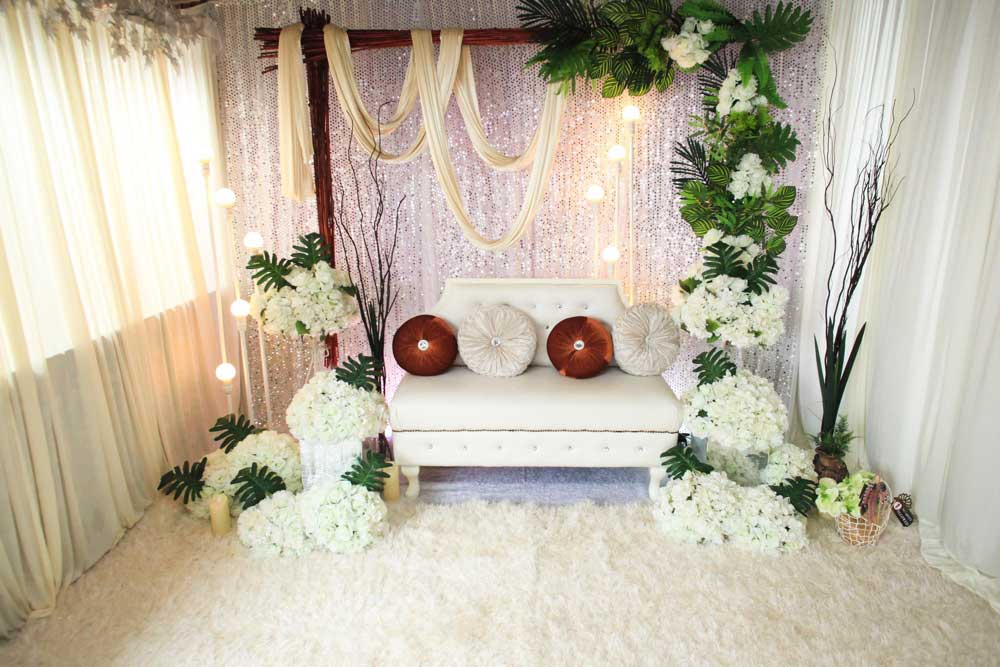 Divan-sofa Décor for Indian Wedding at Home