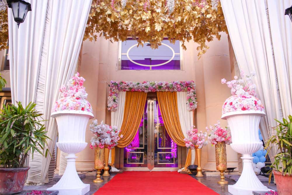 Huge Flower Vase to Welcome Guests