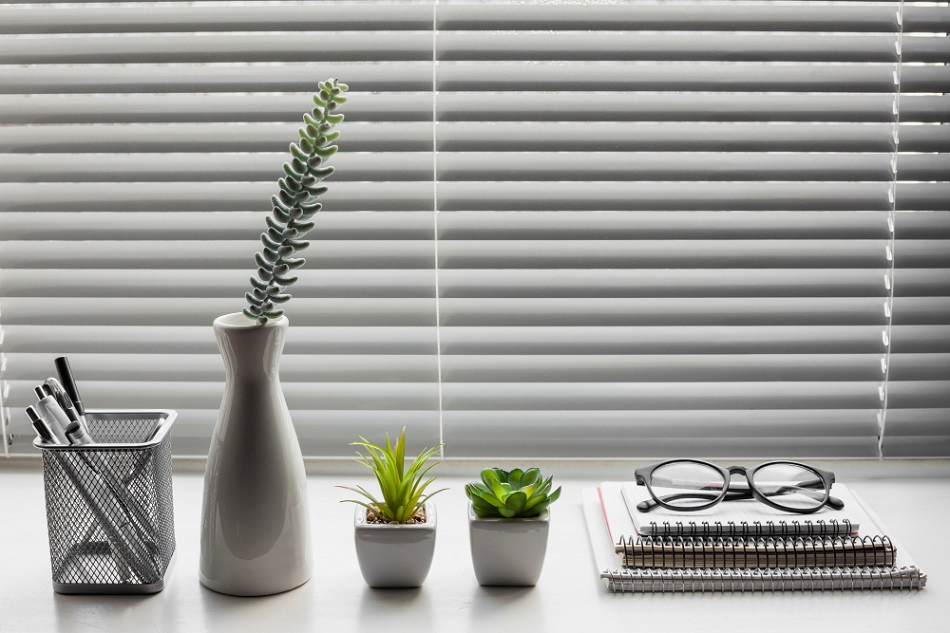 Venetian-Blinds 