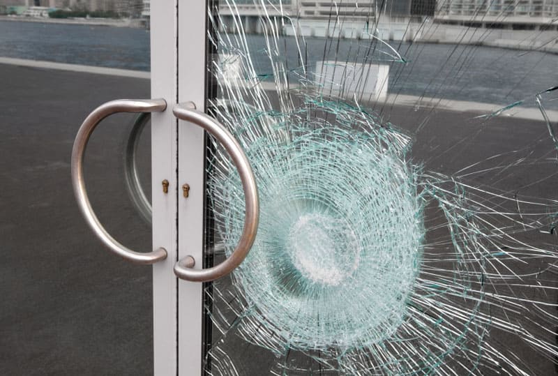 Breakage Pattern of Laminated Glass