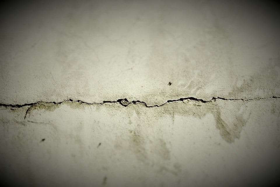 Horizontal Cracks In Brick Walls