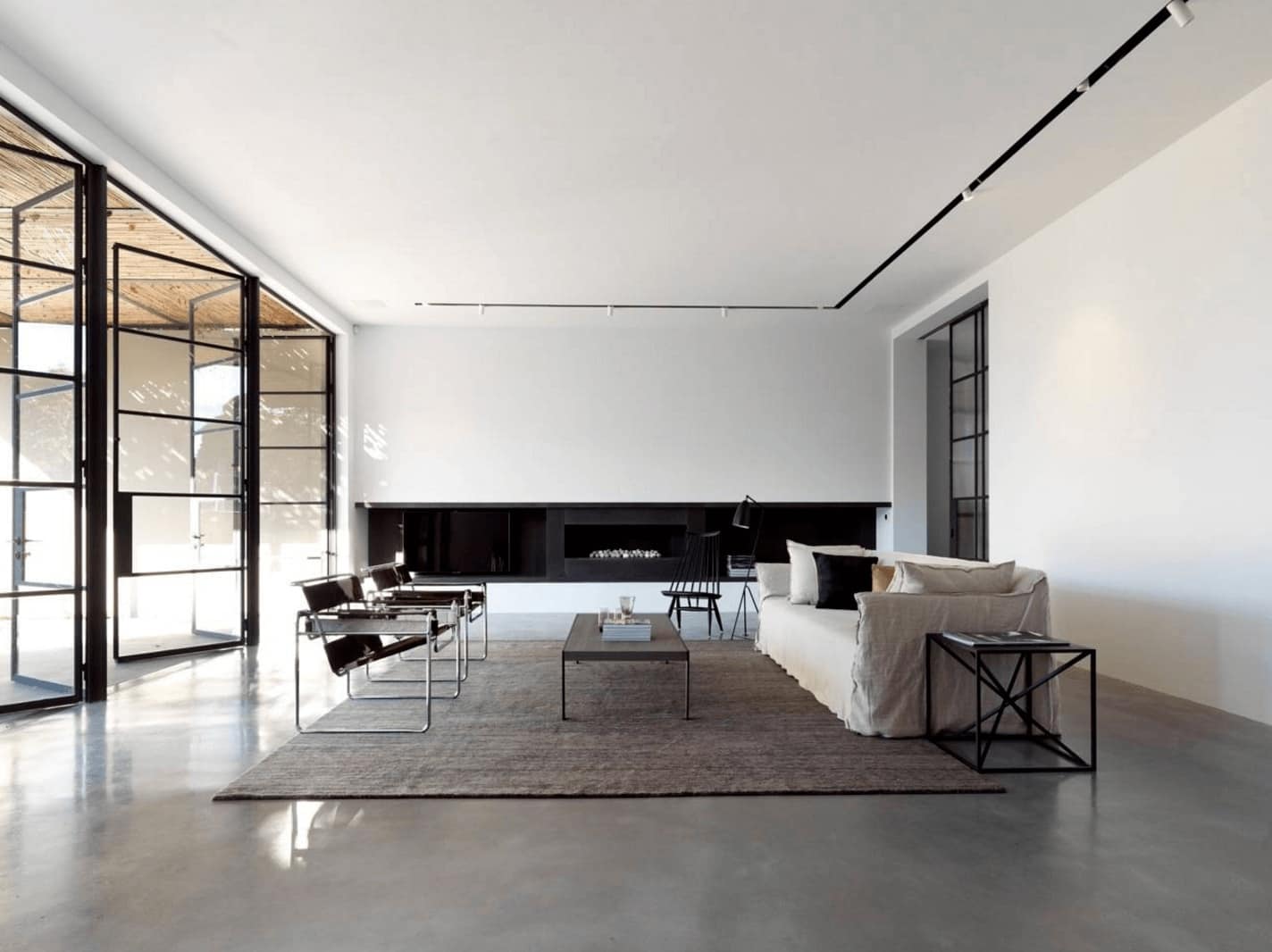 Accents materials for minimalist style
