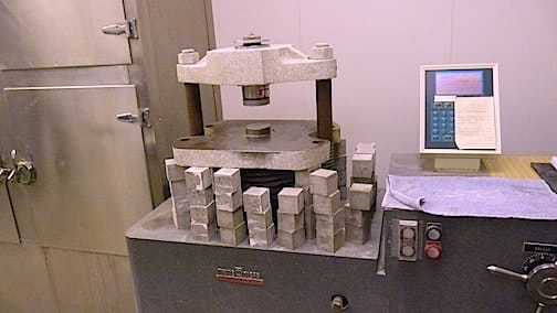 Compressive Testing Machine With Mould