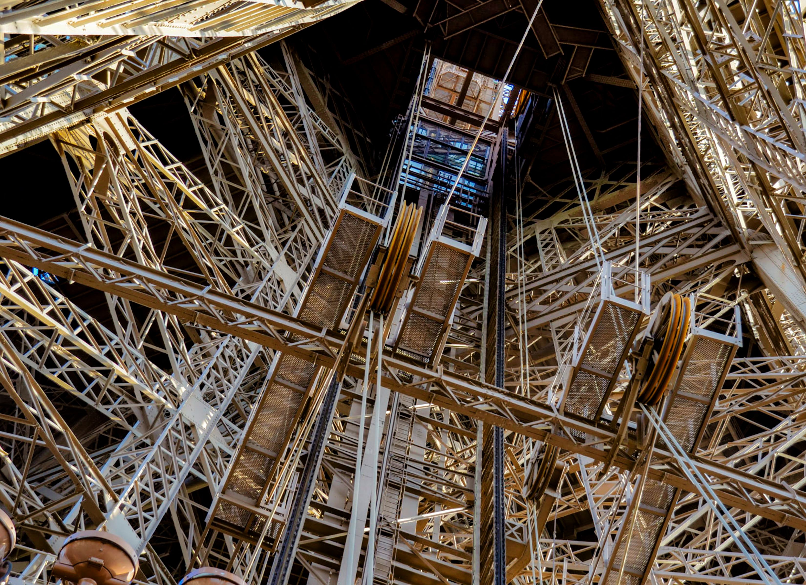 Cracks Due To Structural Overload