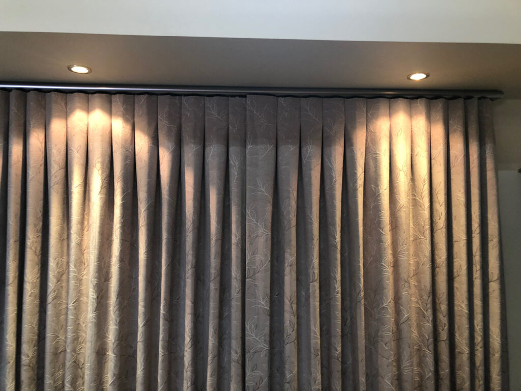 Drape style Inverted Pleat