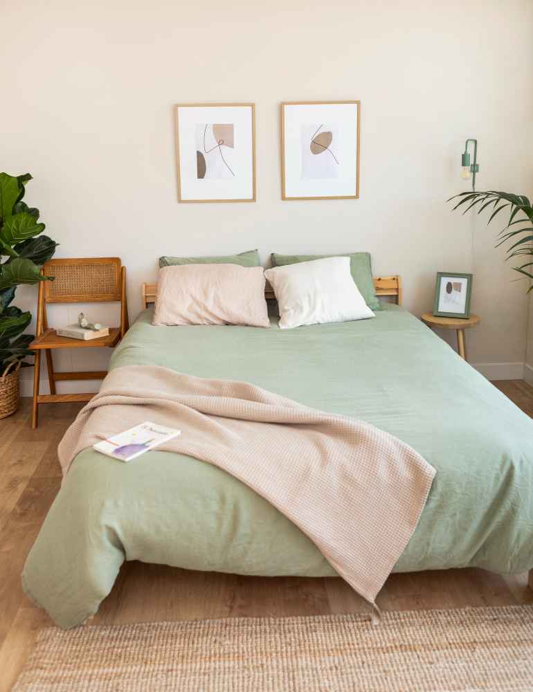 Bedroom with White Percale Weave