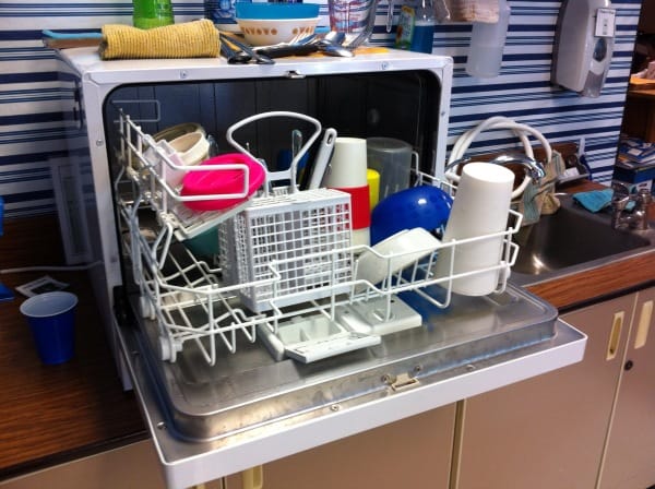 Cleaning of Dishwasher with Help of Baking Soda