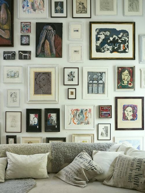 Draw Your Eye Upward - make your small living room look bigger