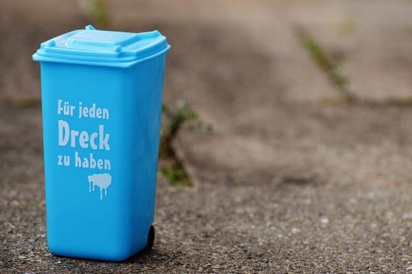 Get Rid of Foul Smell from the Trash Can