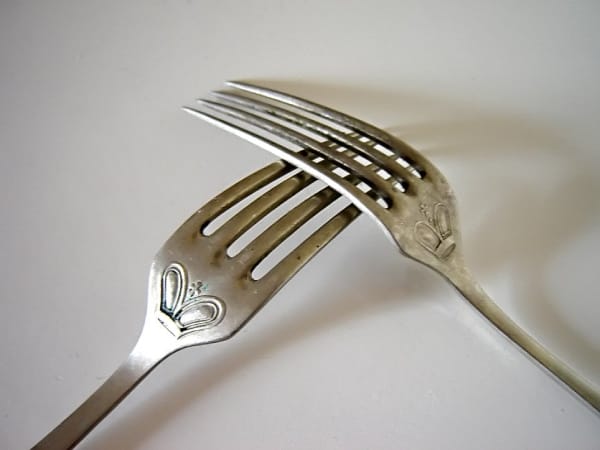 Polishing Silverware with Baking Soda