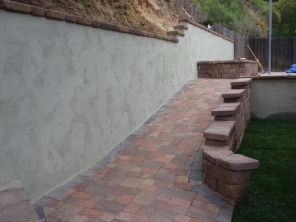 Poured Concrete or Cast-in-situ Concrete as a Retaining Wall Material