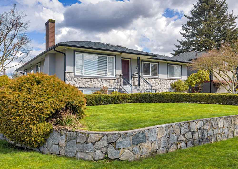 Retaining Wall Prevents Soil Erosion