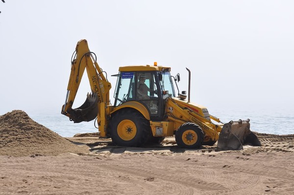 Entry Level Construction Job of Heavy Equipment Operator