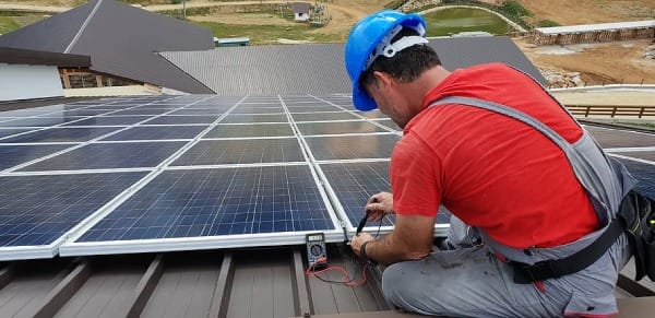 Entry Level Construction Job of Solar Voltaic Installer