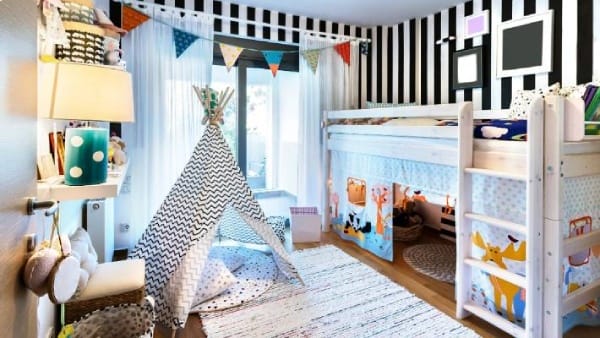 Incorporate Interesting Elements in Teenager’s Bedroom