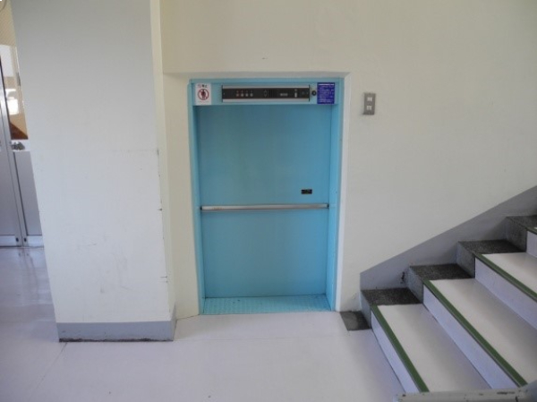 Dumbwaiter Lift