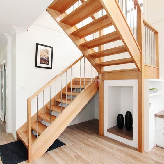 Half Turn Wooden Stair - 54 - 020508010021