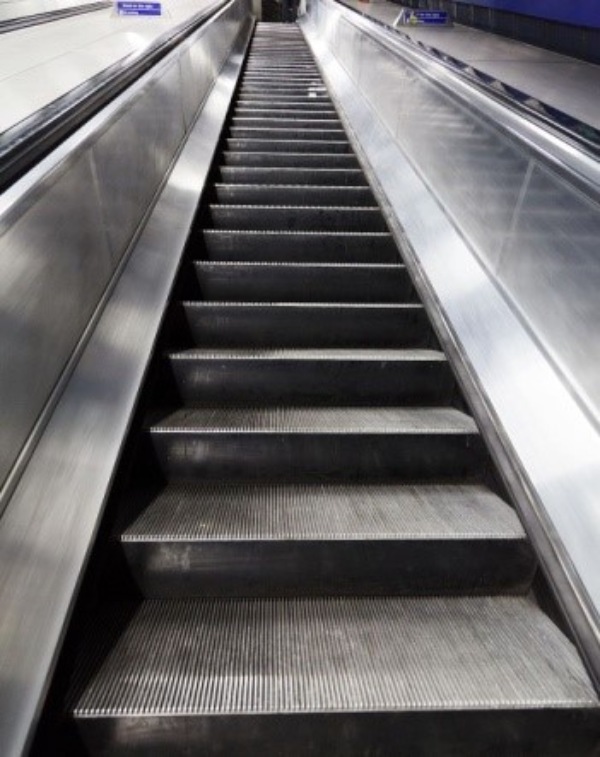 Step type Escalator