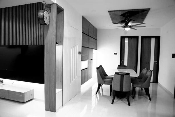 Dining Room – Table