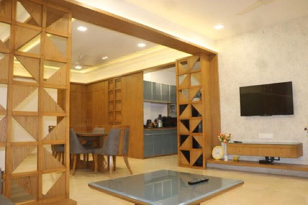 Dining Room – Table