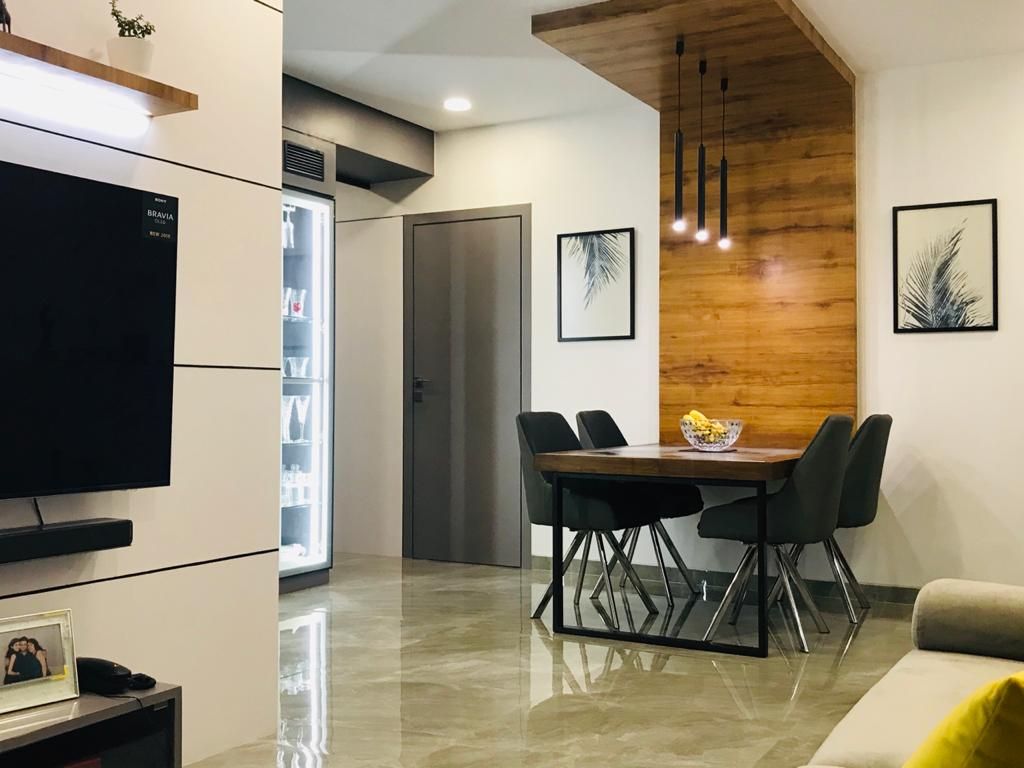 Dining Room – Table