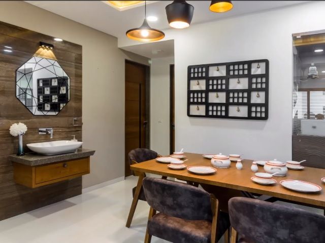 Dining Room – Table