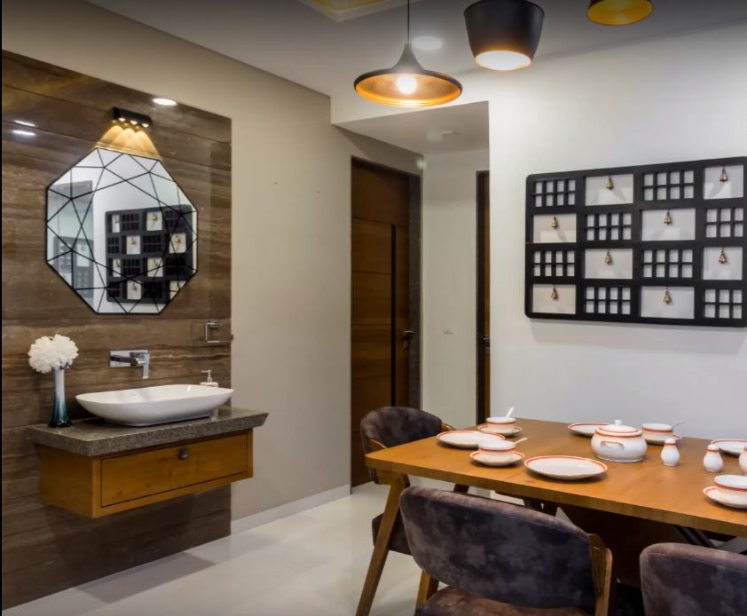Dining Room – Table