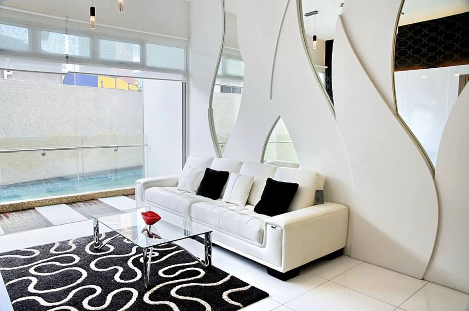 Sofa – Center Table