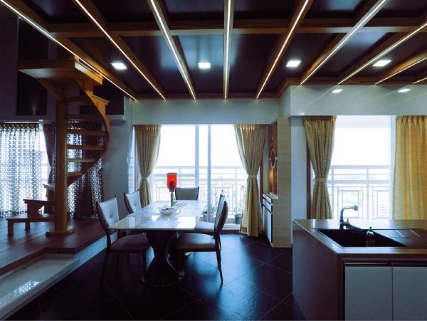 Dining Room – Table