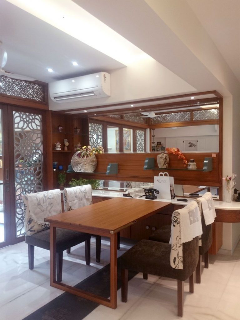 Dining Room – Table