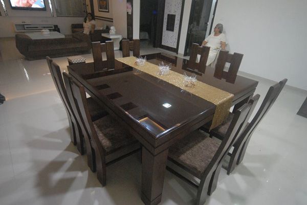 Dining Room – Table