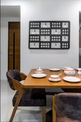 Dining Room – Table