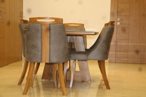Dining Room – Table
