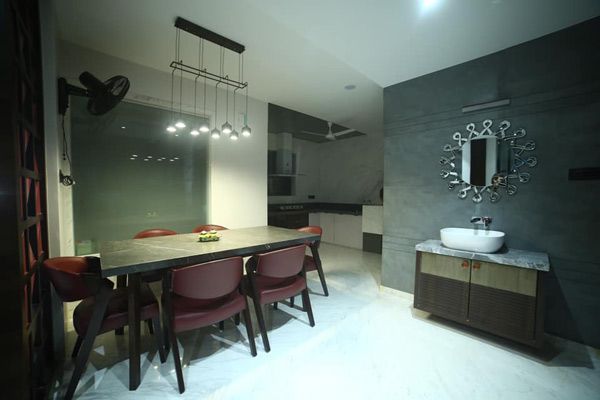 Dining Room – Table