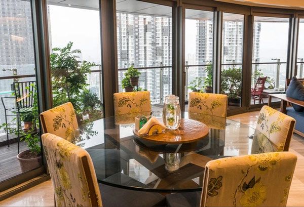 Dining Room – Table