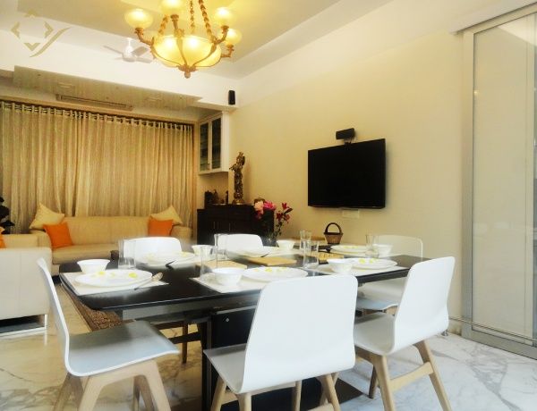 Dining Room – Table