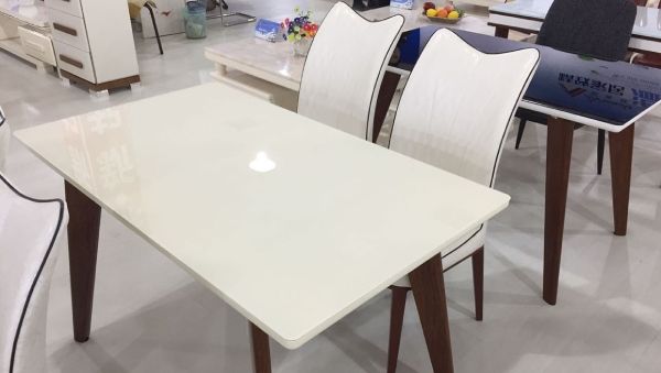 Dining Room – Table
