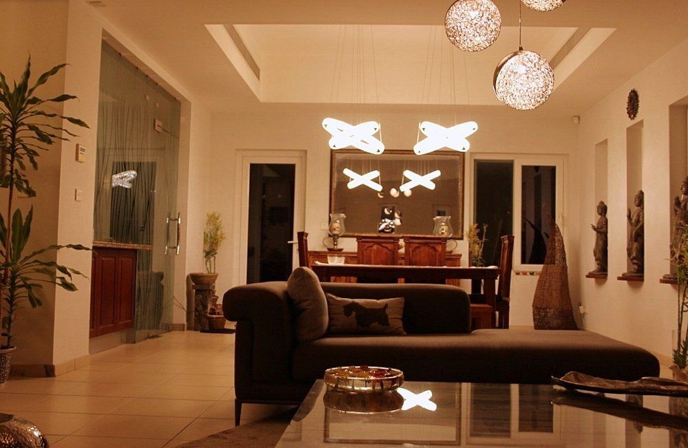 Sofa – Center Table