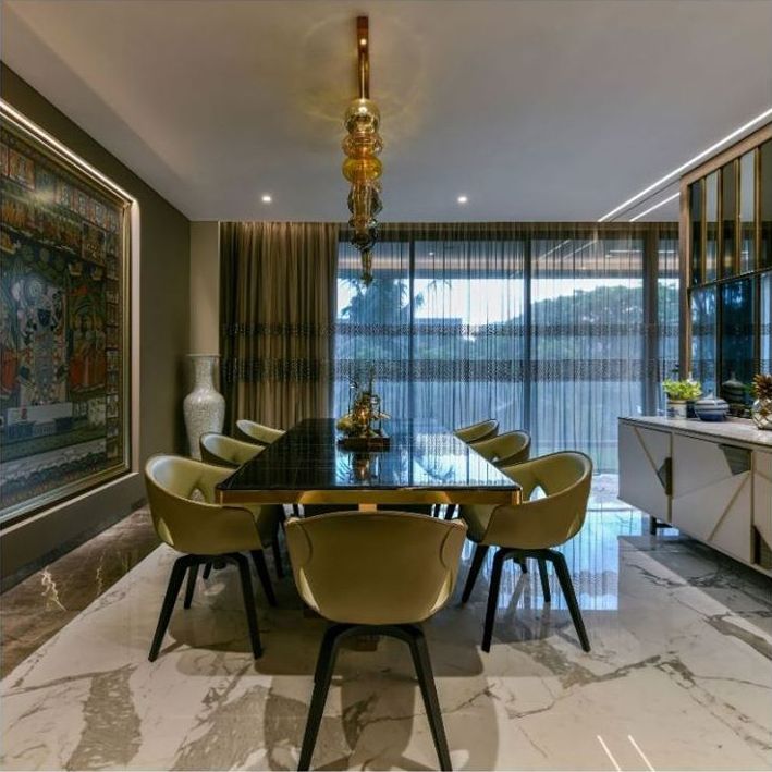 Dining Room – Table