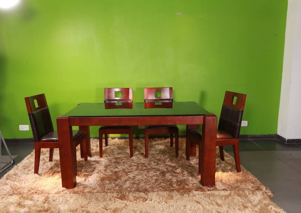 Dining Room – Table