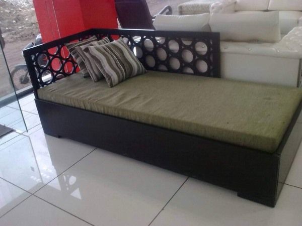 Sofa – Center Table