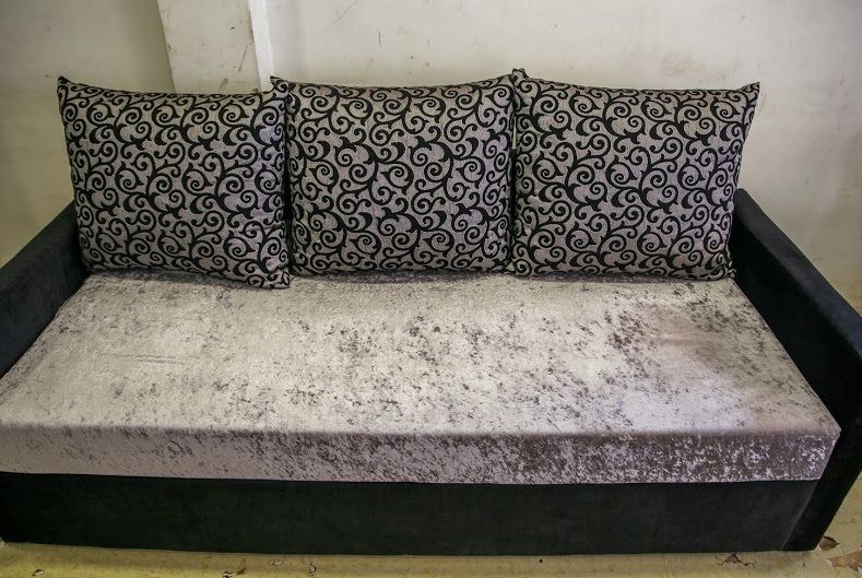 Sofa – Center Table