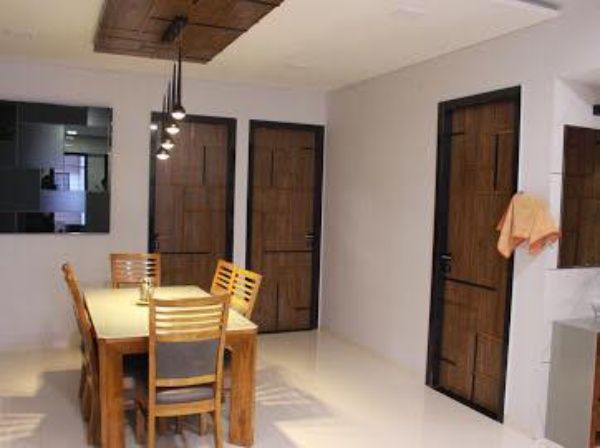 Dining Room – Table