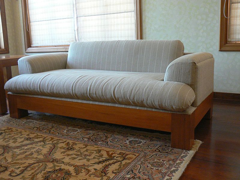 Sofa – Center Table