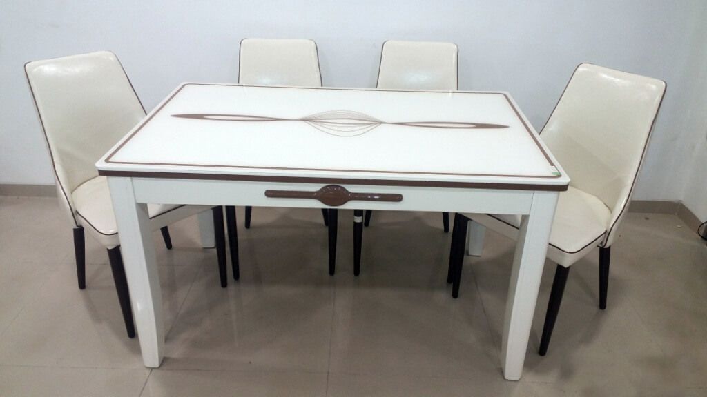 Dining Room – Table